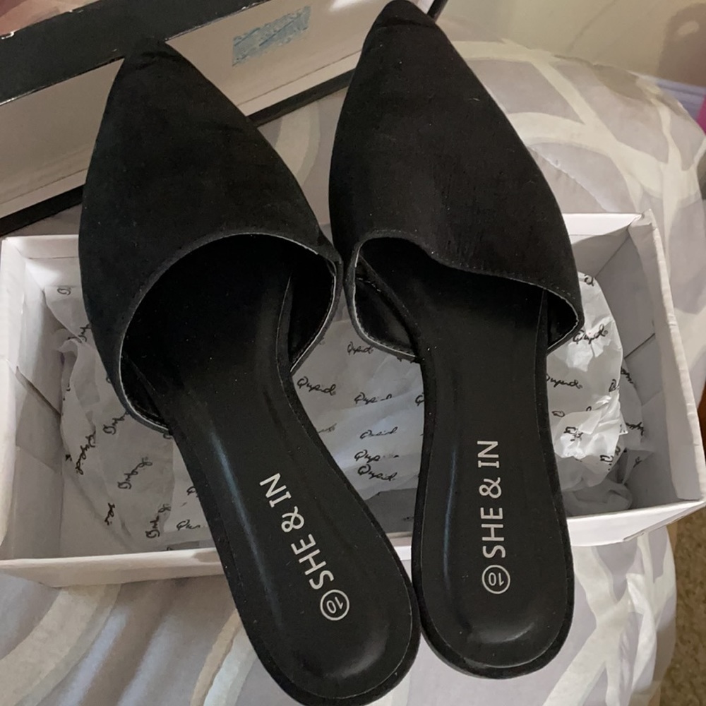Sandals - Picture 2 of 2